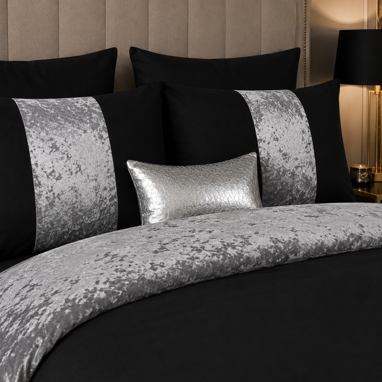ZUAA Elegant Panel Velvet Duvet Set with 2 Pillowcases – Plush Softness, Sophisticated Style & Available in All Bed Sizes